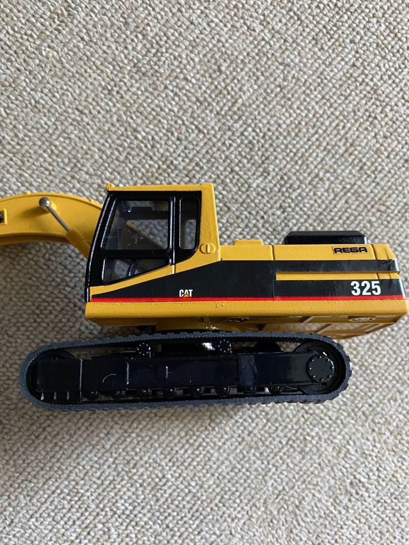 CATキャタピラー社　325 REGA 油圧ショベル 1/50 箱付　美品　新品