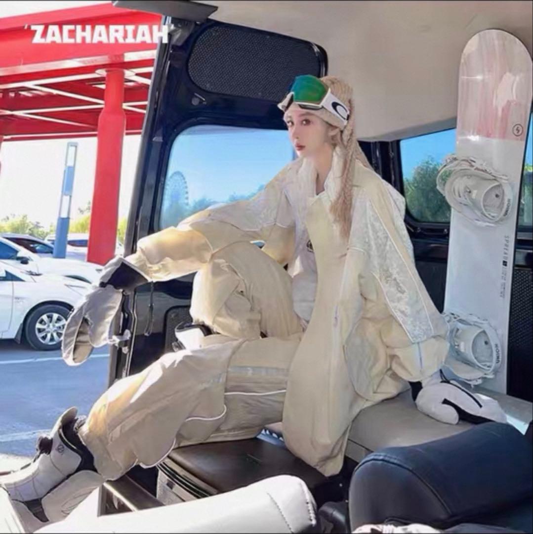 クリーム色 スノーボードウェア　スキーウェア　男女兼用