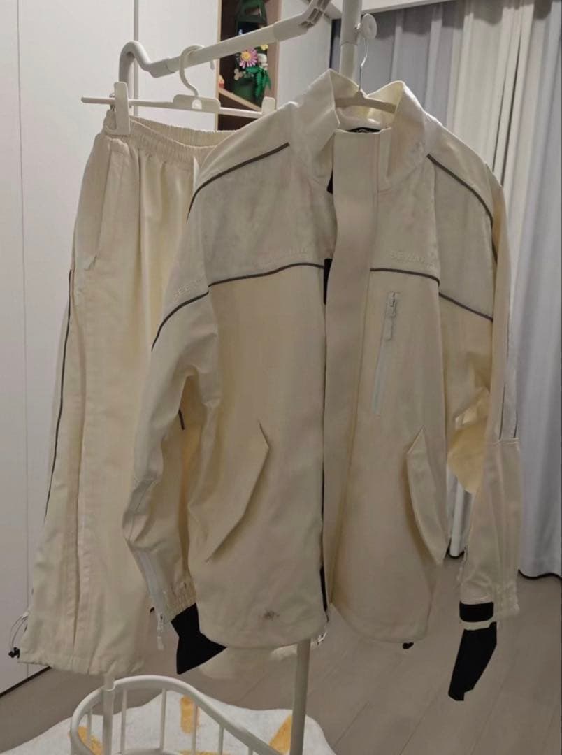 クリーム色 スノーボードウェア　スキーウェア　男女兼用