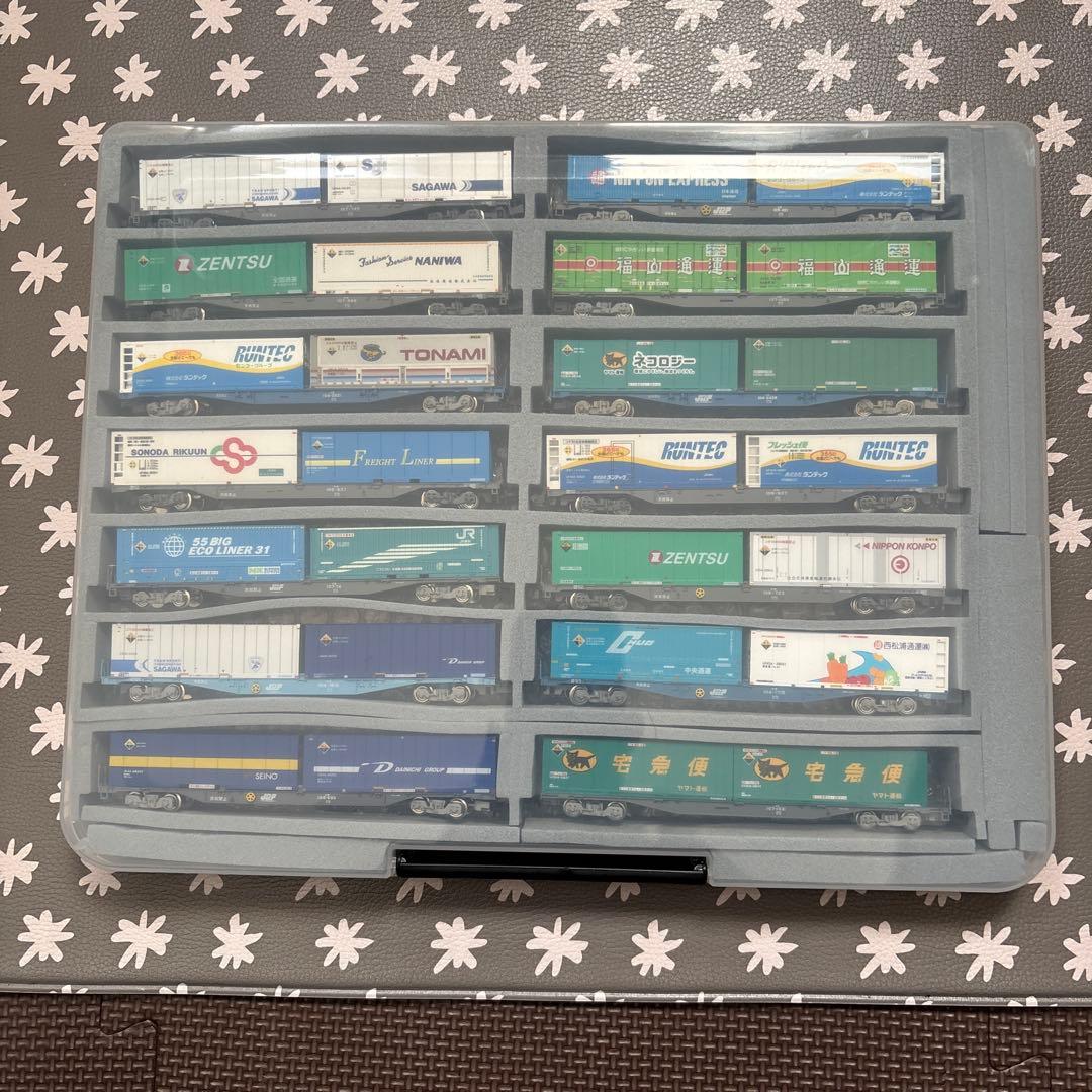 Nゲージ　コンテナ貨車14両セットケース付き