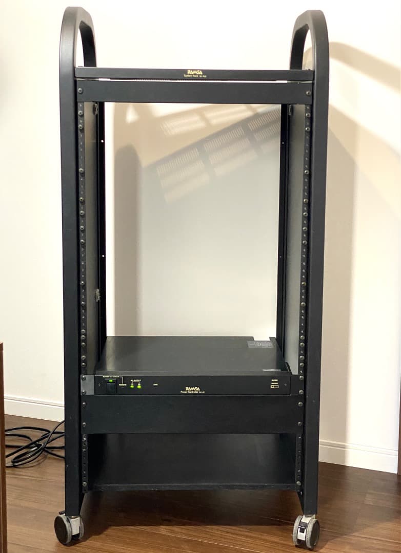 動作品 RAMSA WU-L61 電源+システム ラック マウント用キャビネット