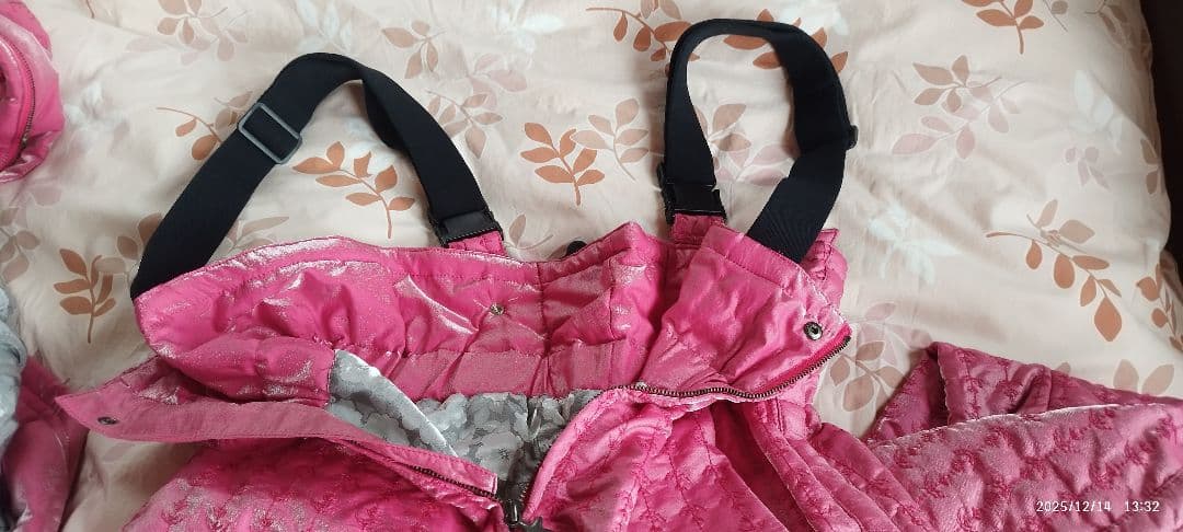 スキーウェア　上下　ピンク キルティング