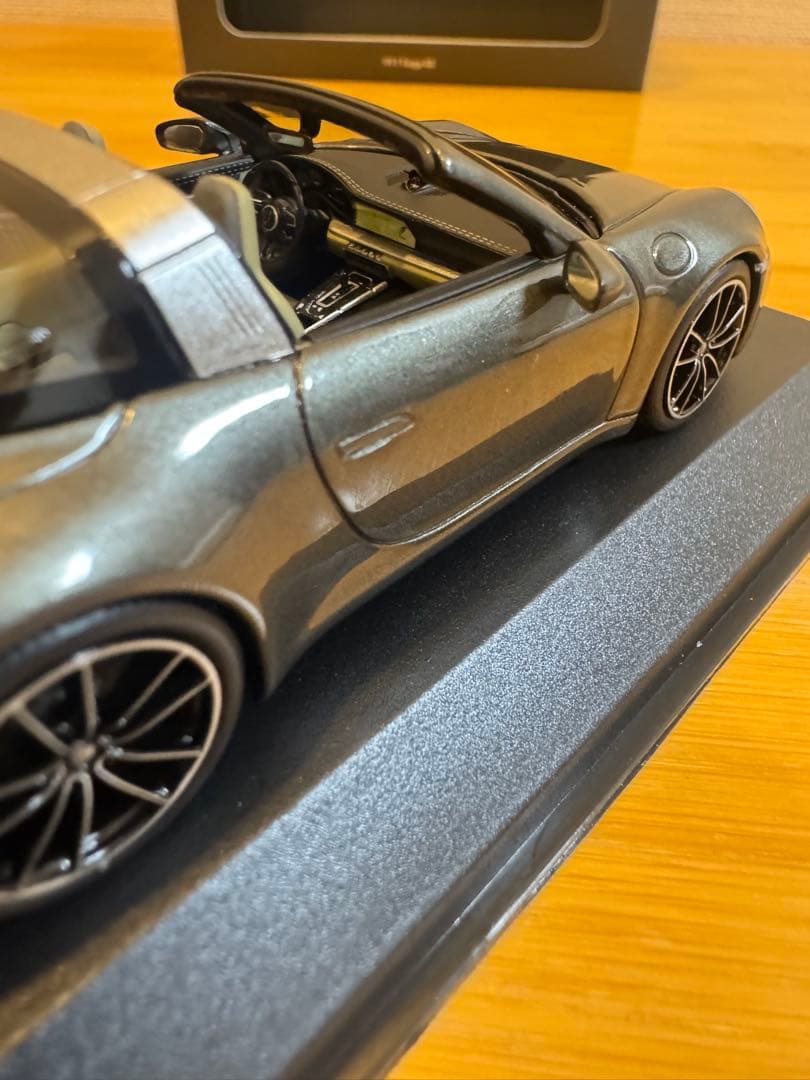【MINICHAMPS】Porsche911 [992] Targa 4S