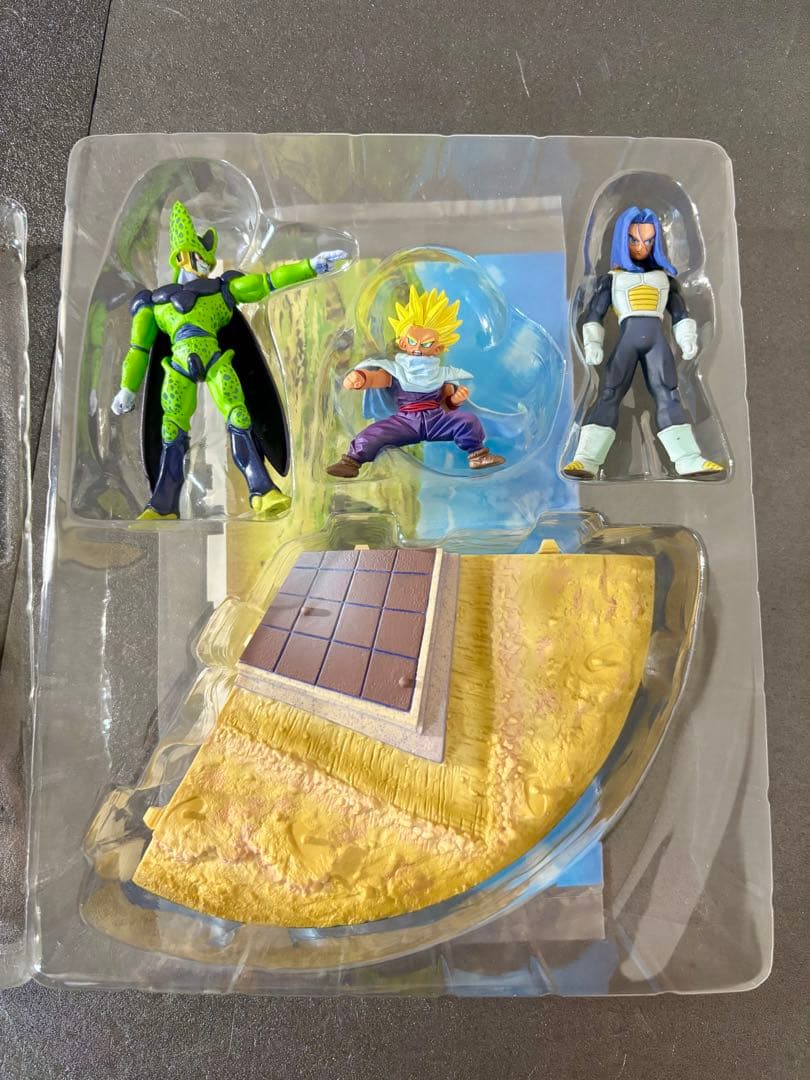 ドラゴンボールＺ　ジオラマフィギュアセット 全3巻　カリン塔型ディスプレイ台付
