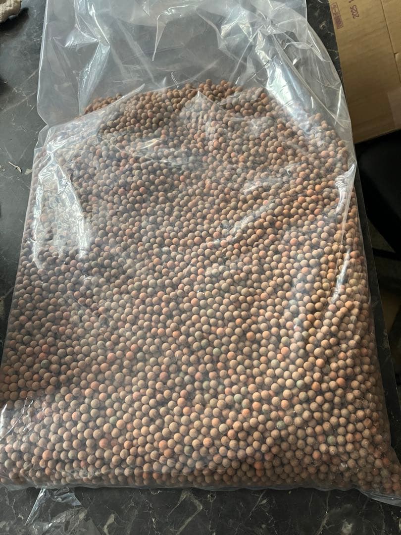 焼結麦飯石、麦飯石、アクアリウム底石、濾過材、レッドビー底石