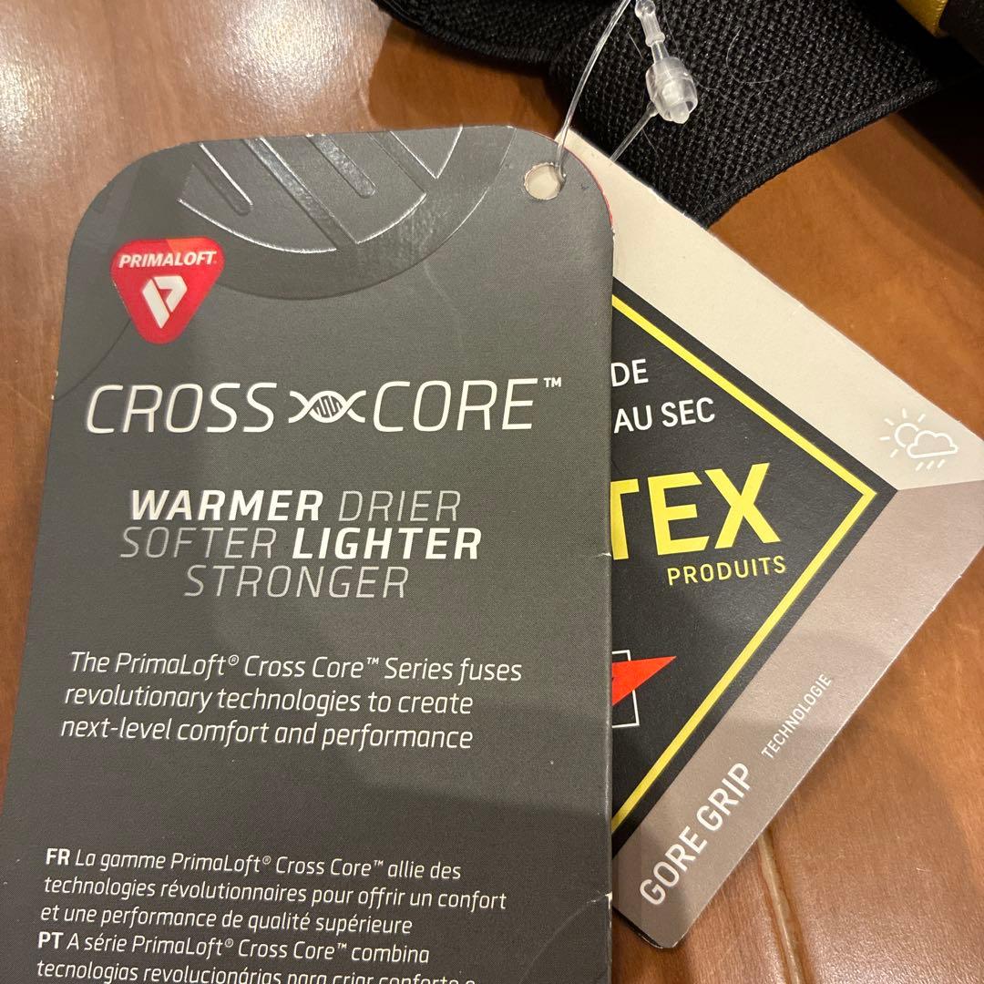 新品マウンテンハードウェア プリマロフト ゴアテックスグローブ S