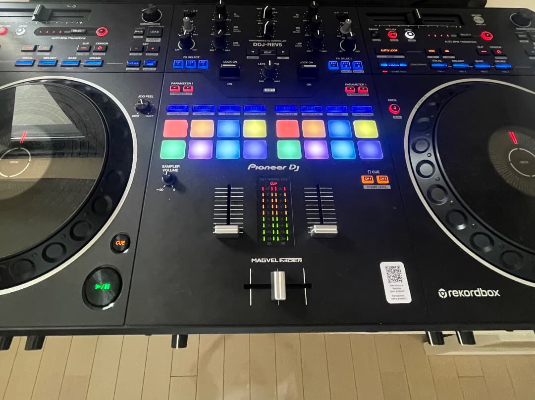 Pioneer DDJ-REV5 DJコントローラー