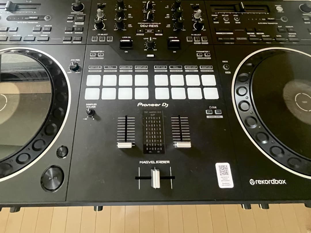 Pioneer DDJ-REV5 DJコントローラー