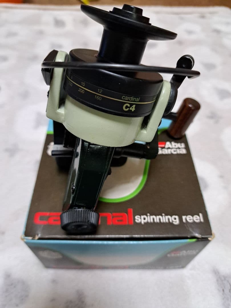 Abu Garcia Cardinal C4 Green　替スプール付