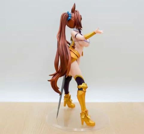ウマ娘　ダイワスカーレット　金　フィギュア