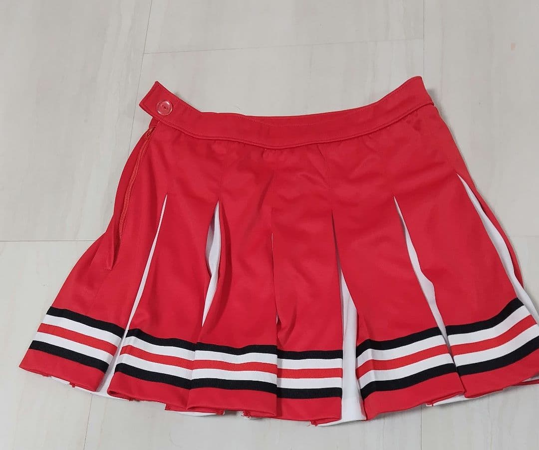 ポムシェ　赤 プリーツスカート M 　赤アンスコ