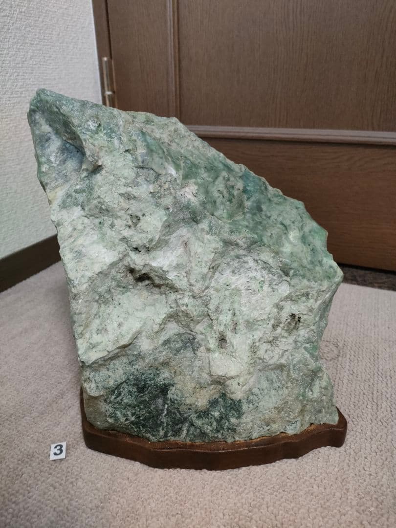 大型逸品！【日高翡翠】極上１７kg 原石 鑑賞石 天然石 標本石 国産鉱物