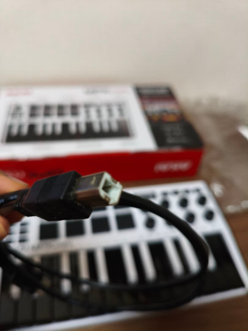 AKAI MPK mini MIDIキーボード (美品)