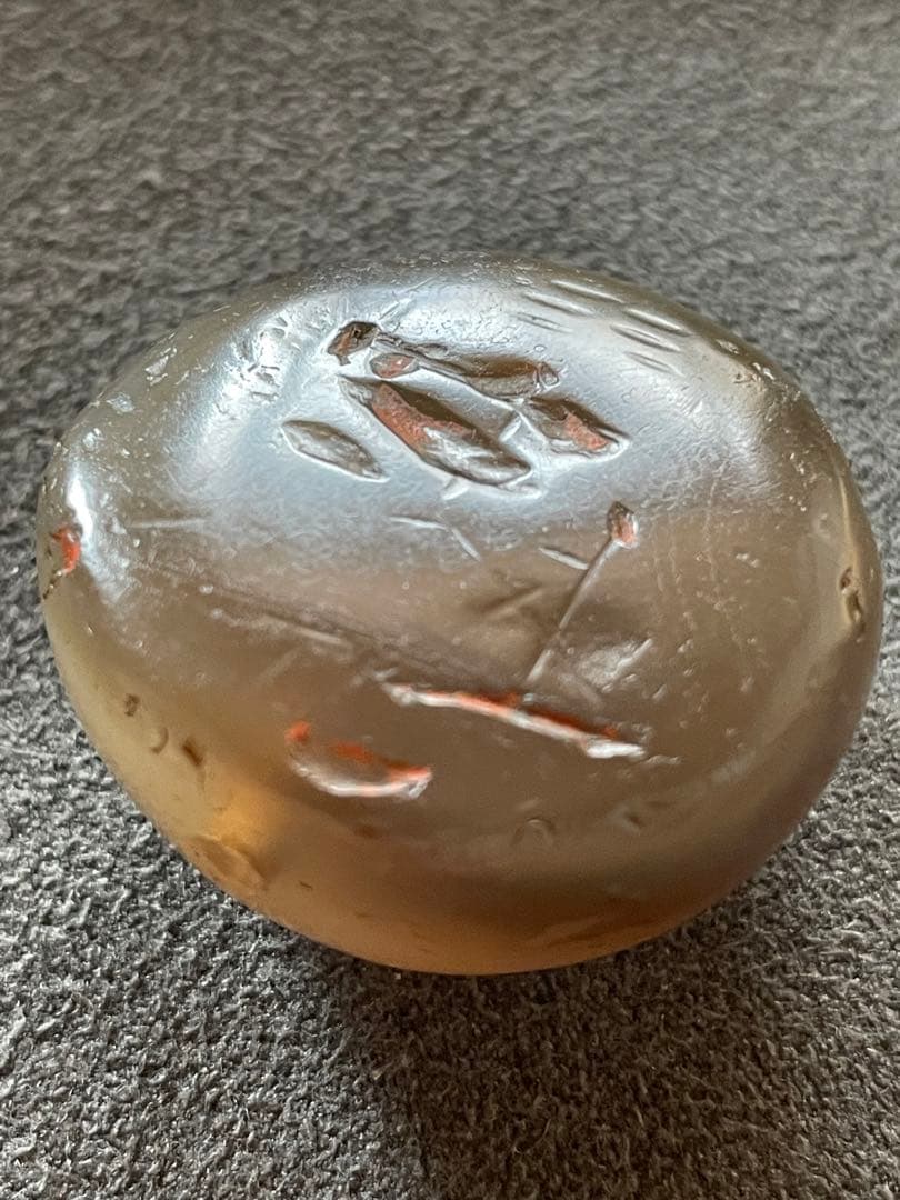 縄文期 津軽錦瑪瑙線刻垂飾珠　線刻 石肌に遺朱　出土品