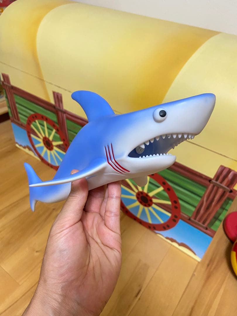 トイストーリー　ミスターシャーク