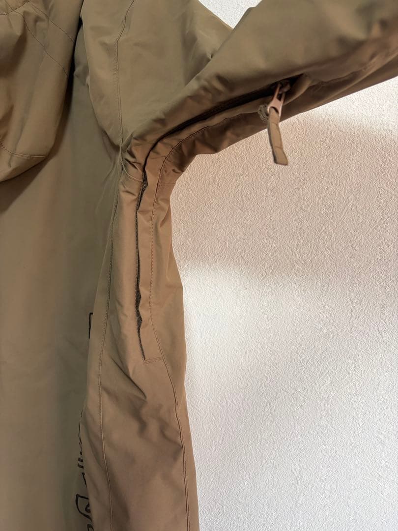 QUIKSILVER スノーボードジャケット ベージュ