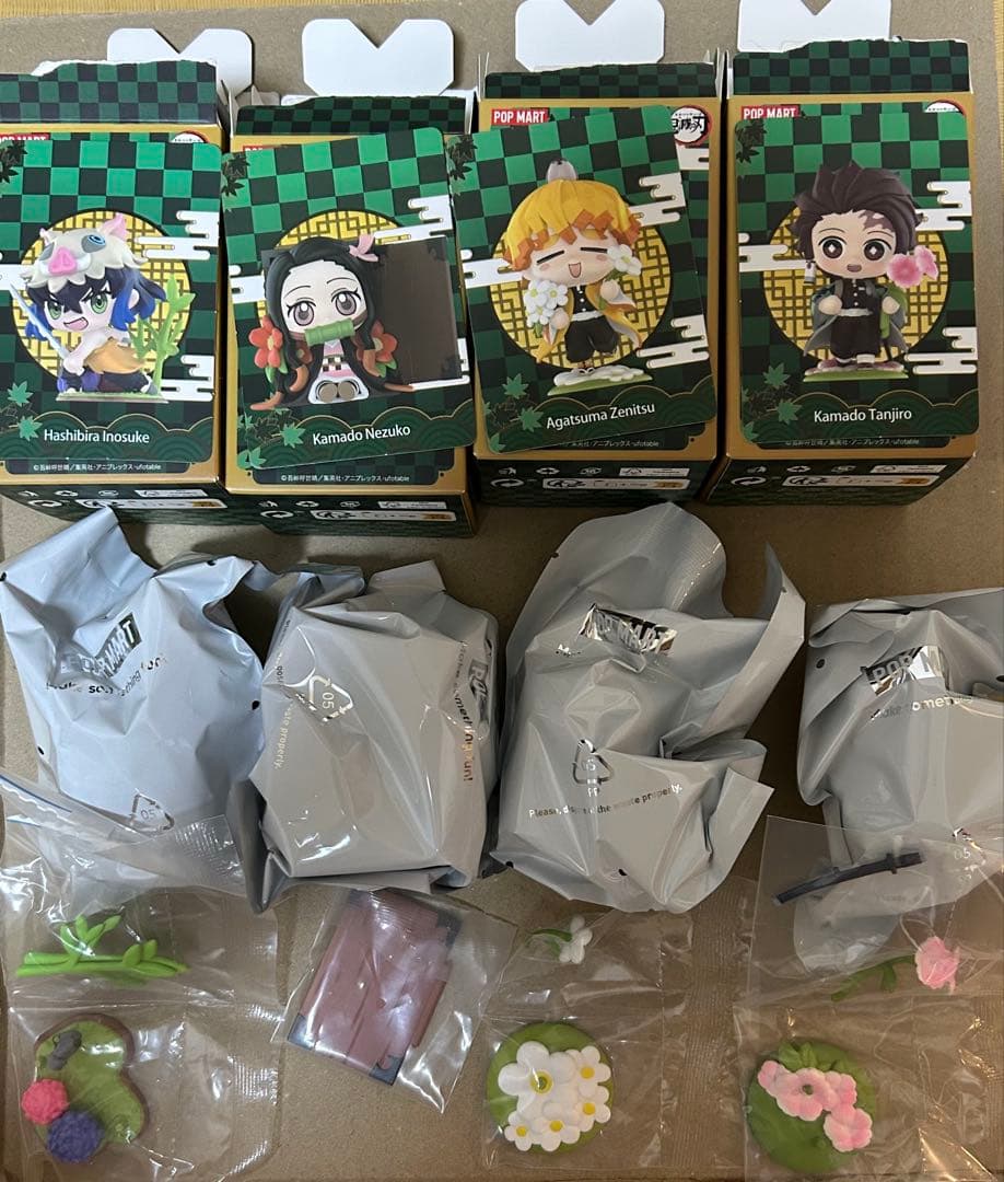 鬼滅の刃　POPMART 誕生花　竈門炭治郎　竈門禰豆子　我妻善逸　嘴平伊之助