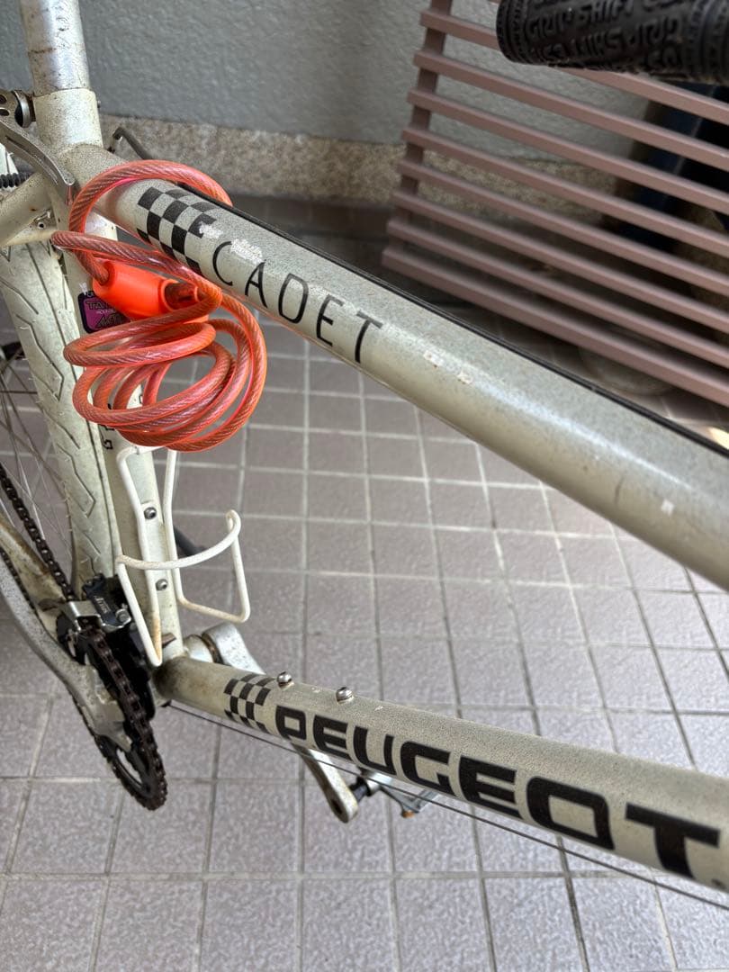 PEUGEOT クロスバイク ホワイトタイヤ VADERサドル