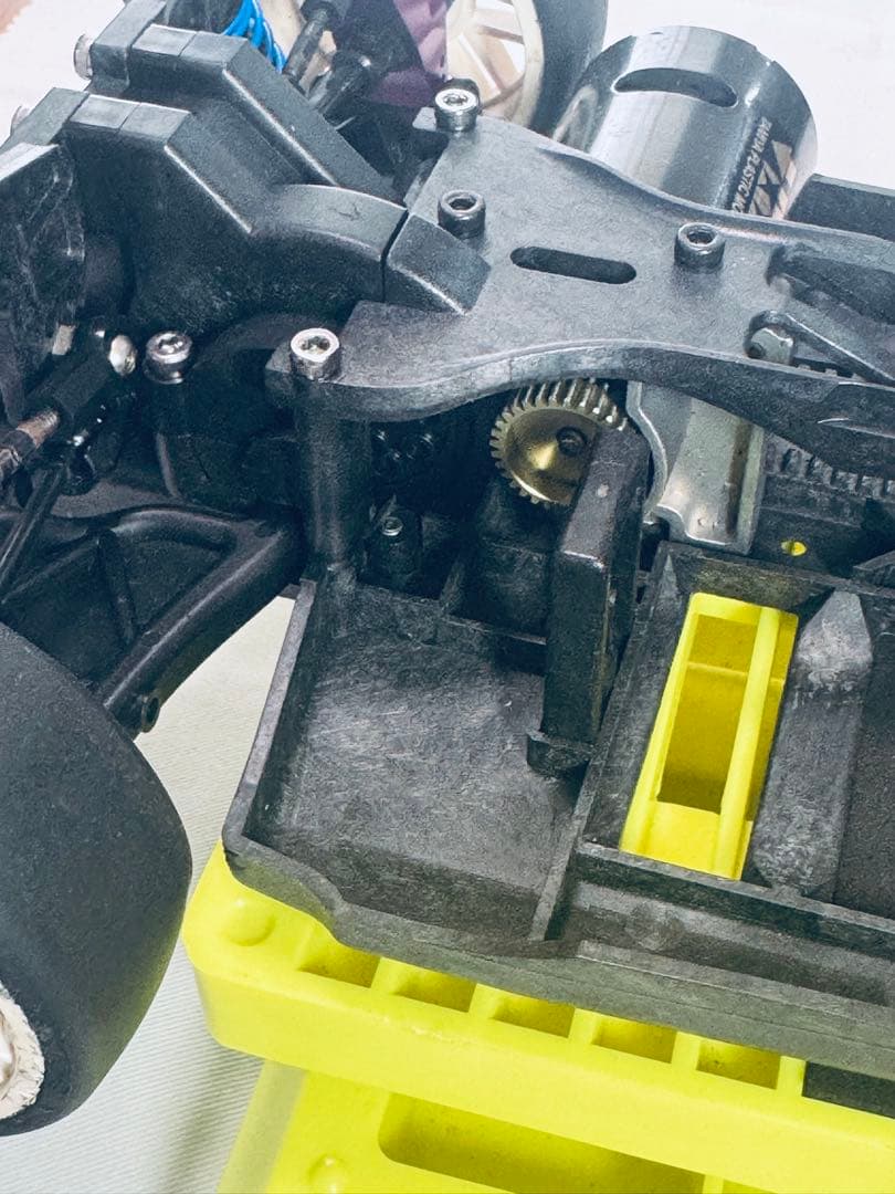 ヨコモ　MR-4TC シャーシのみ　と　予備パーツ　と説明書