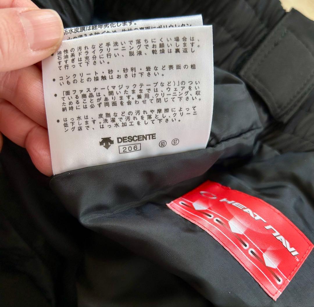 試着のみ　DESCENTE ブラック スキーウェア