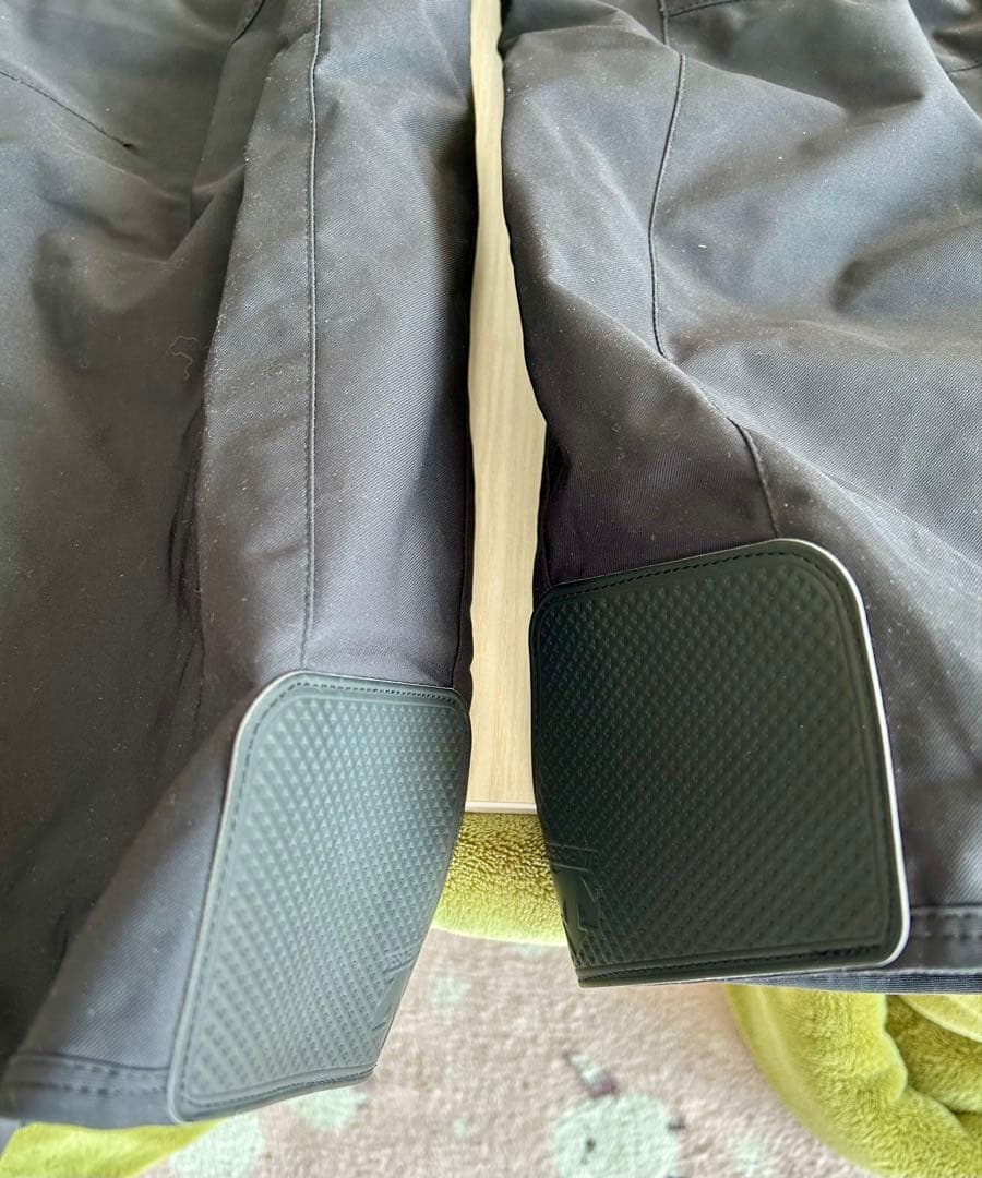 試着のみ　DESCENTE ブラック スキーウェア