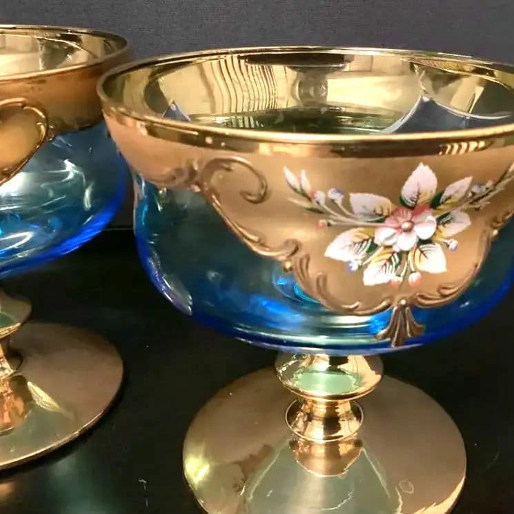 ベネチアングラス　金色とブルーのエレガントなデザインの手描き花柄グラス　⑤⑥