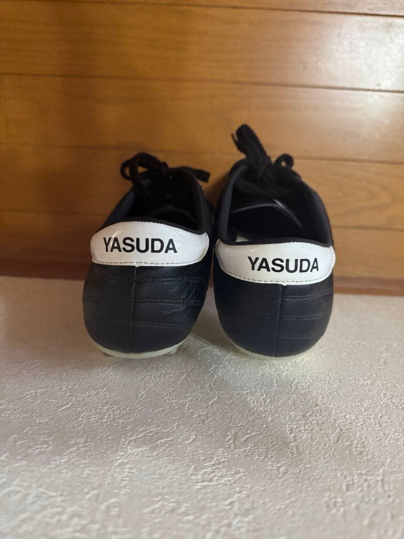【超お買い得 】YASUDA サッカーシューズ ブラック/ホワイト　早いもの勝ち