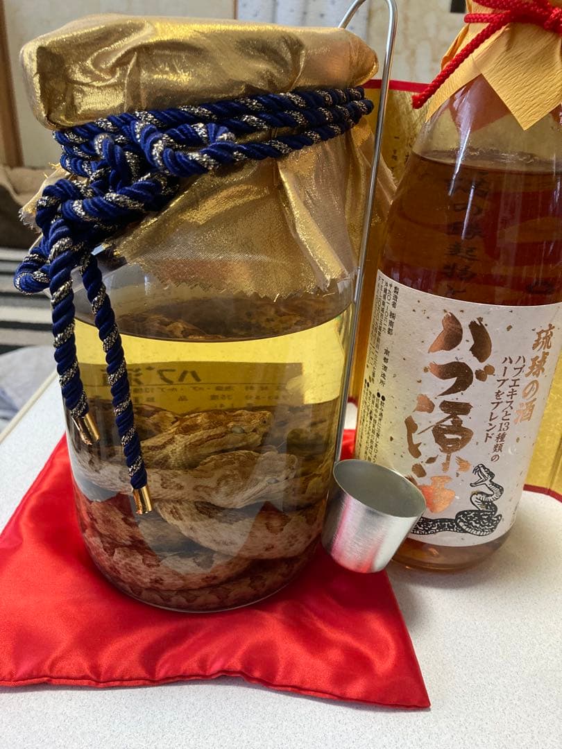 ハブ酒 夫婦ハブ 1.４リットル