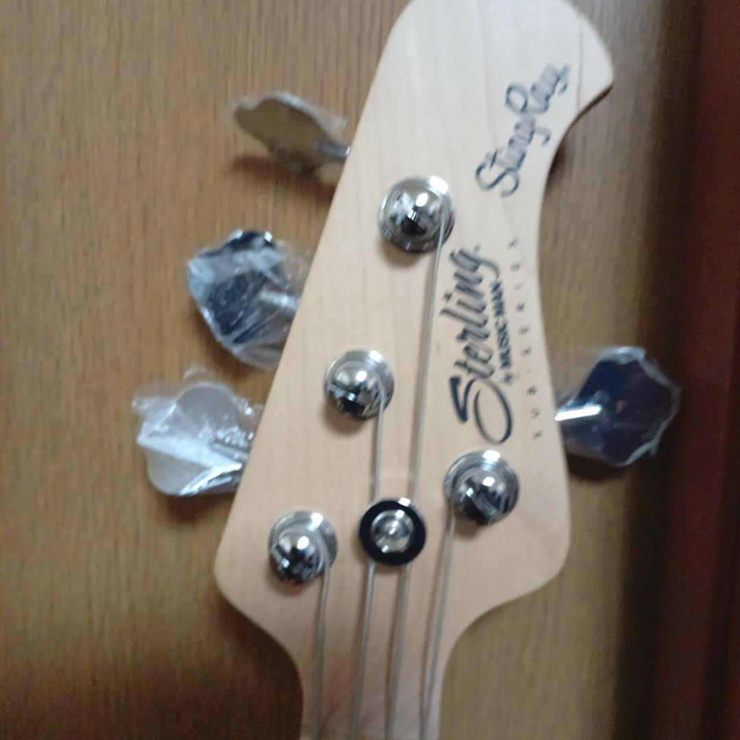 Sterling StingRay ブラックエレキベース