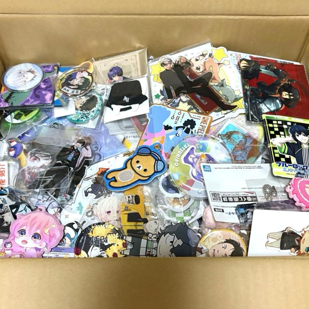 アニメグッズ　ノンジャンル　まとめ売り　大量　缶バッジ　キーホルダー