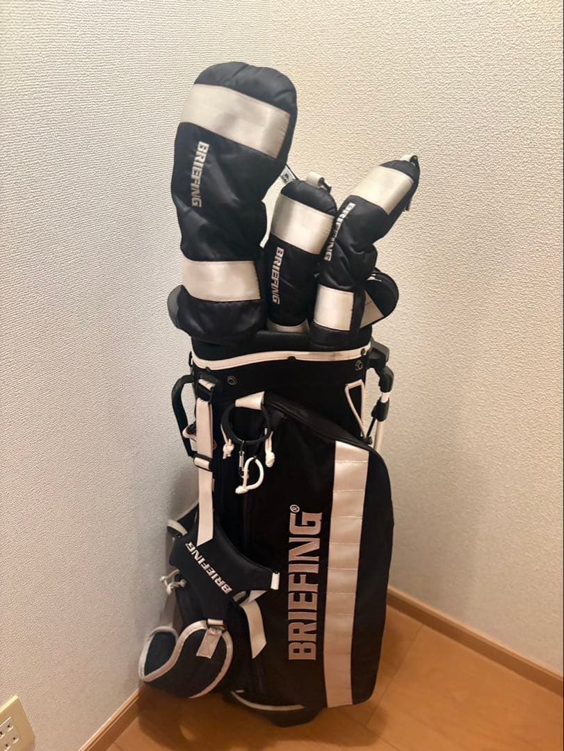 BRIEFING キャディバッグ 【ヘッドカバー付き】ブラック/ホワイト