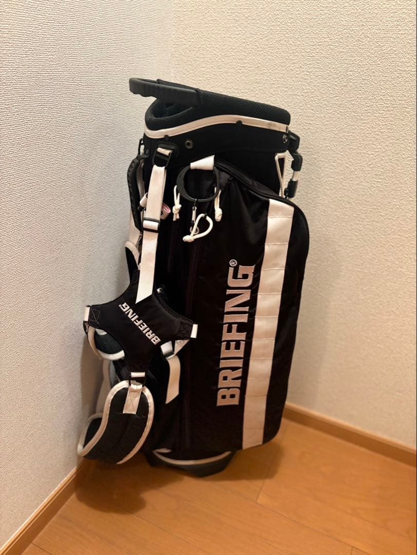 BRIEFING キャディバッグ 【ヘッドカバー付き】ブラック/ホワイト
