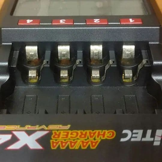 HITEC advanced X4 ハイテック アドバンス X4  充電器