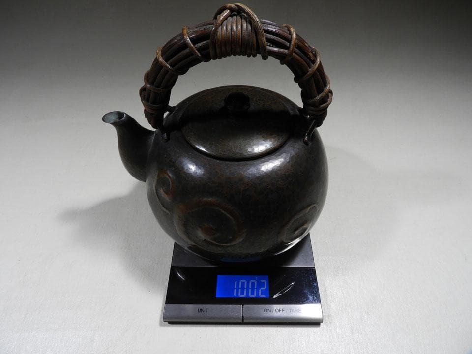 ●玉川堂 旧作 珍品逸品 渦模様 大湯沸 あけび弦手 銅器 薬缶 鎚起銅器 共箱