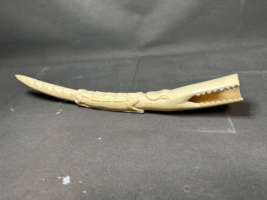 極上　ワニ　天然素材　置物　飾り物　古美術品　 置物　細密細工　骨董　ア魔除け