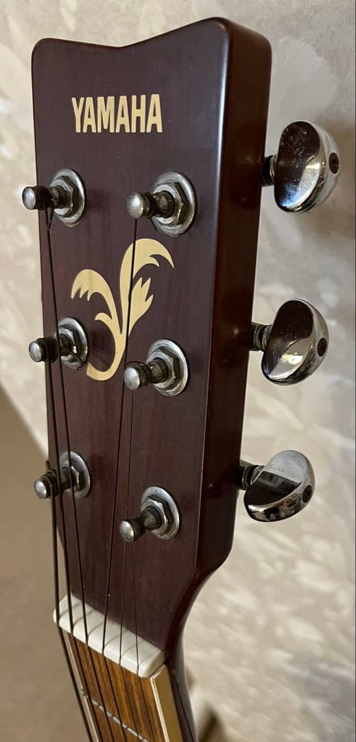 YAMAHA FS-325アコースティックギター　中古、ケース、ギター立て、カポ