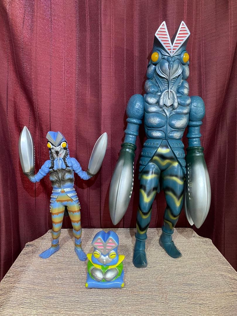 バルタン星人　フィギュア　貯金箱　セット