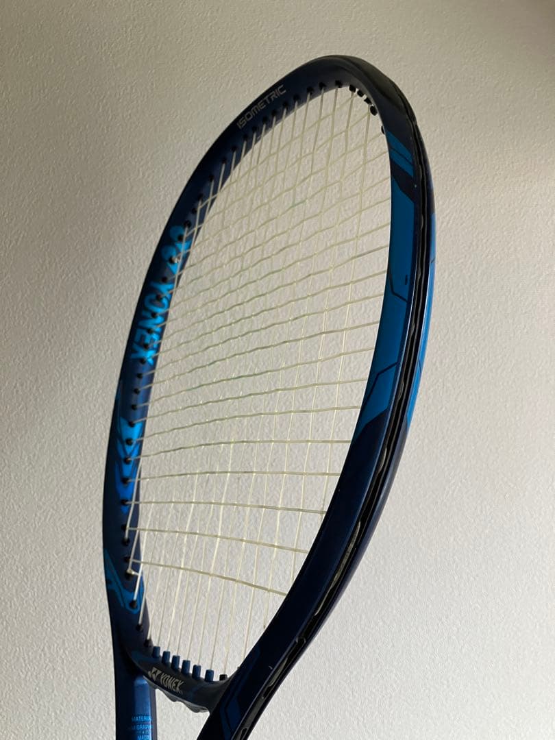 国内正規品　ヨネックス　イーゾーン　105 G2 ダブルス最強！