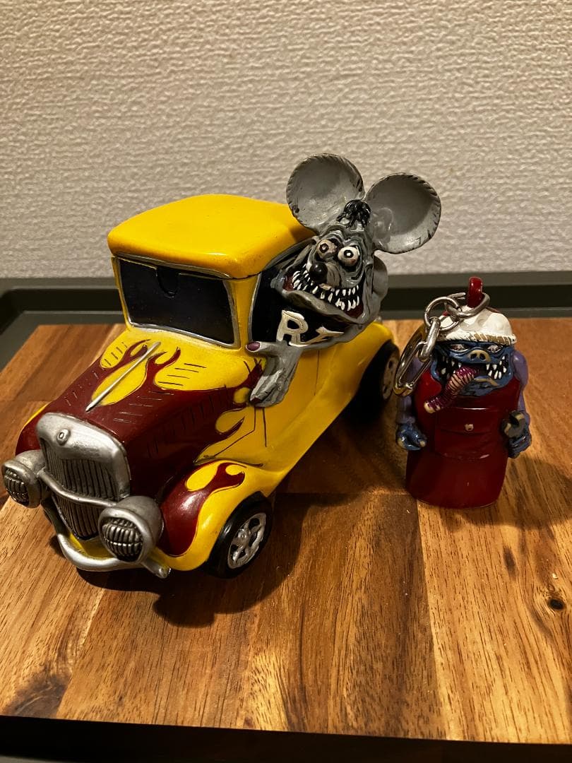 RAT FINKの灰皿とキーホルダーセット