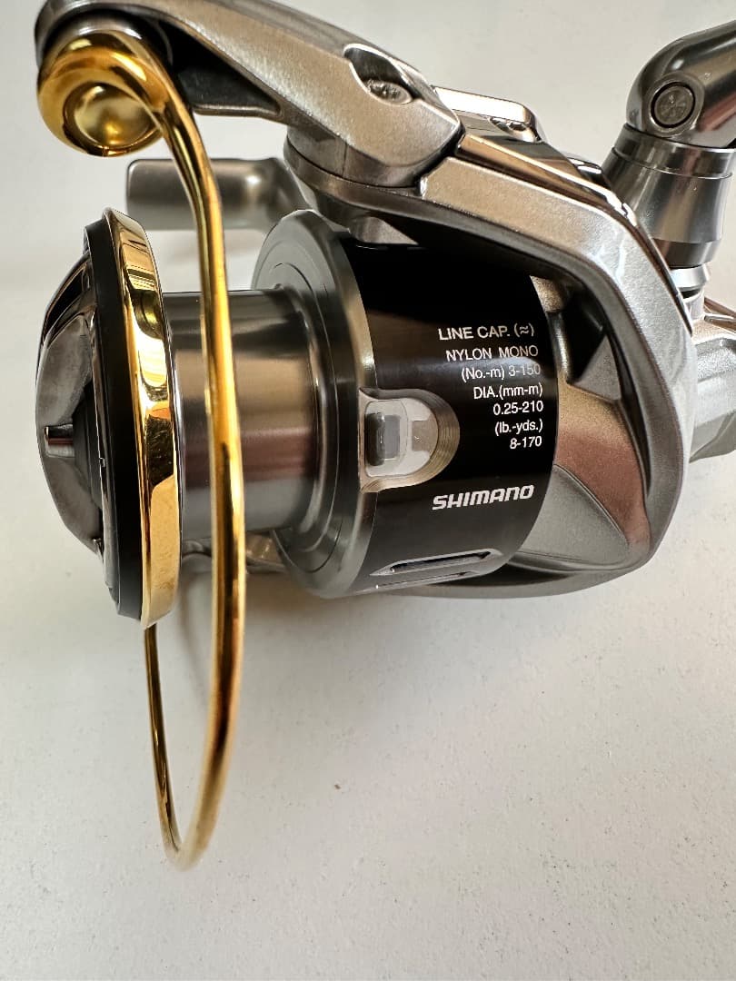 SHIMANO 15ツインパワーC3000HG スピニングリール
