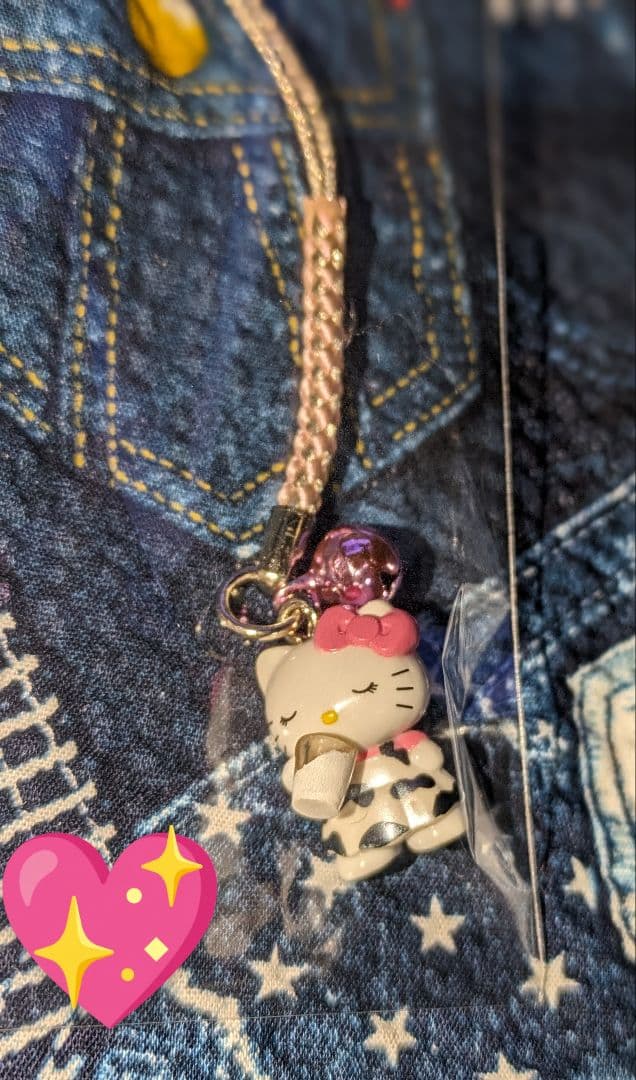 希少廃盤品♡ご当地キティ♡ 蒜山限定♡牧場バージョン牛乳♡根付け＆キティグッズ♡