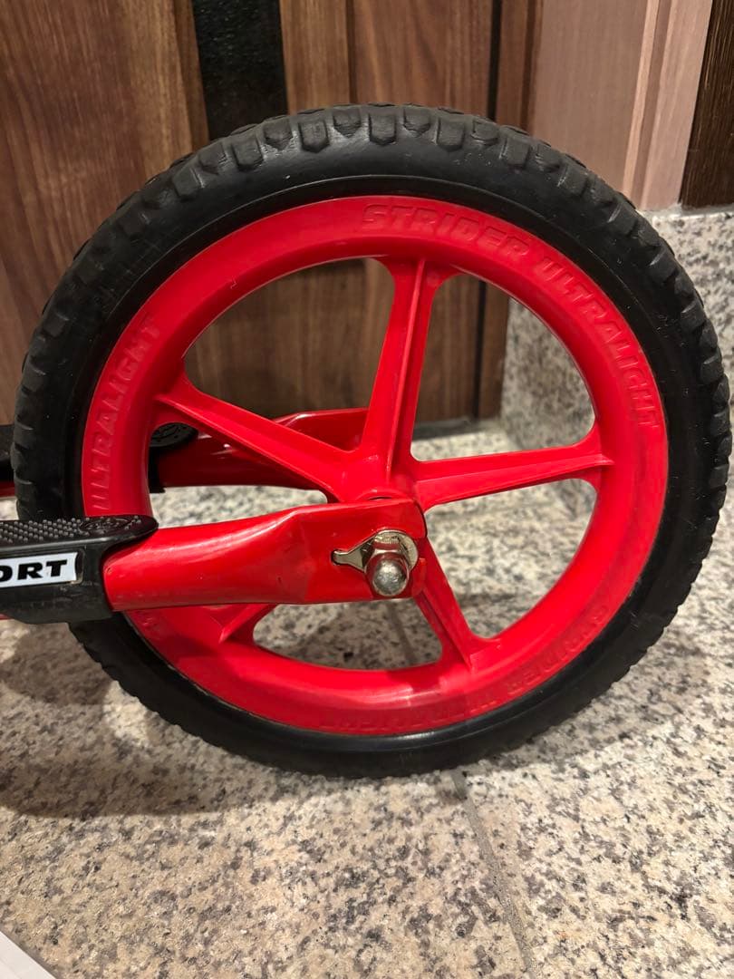 【美品】STRIDER SPORTS 赤 12インチ カスタム済