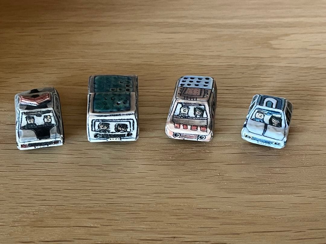 陶器製クルマの置物4点セット