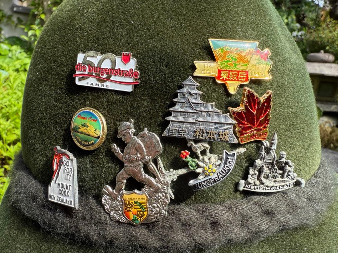 ドイツ　チロリアンハット　オクトーバーフェスト　オリーブグリーンのフェルトハット