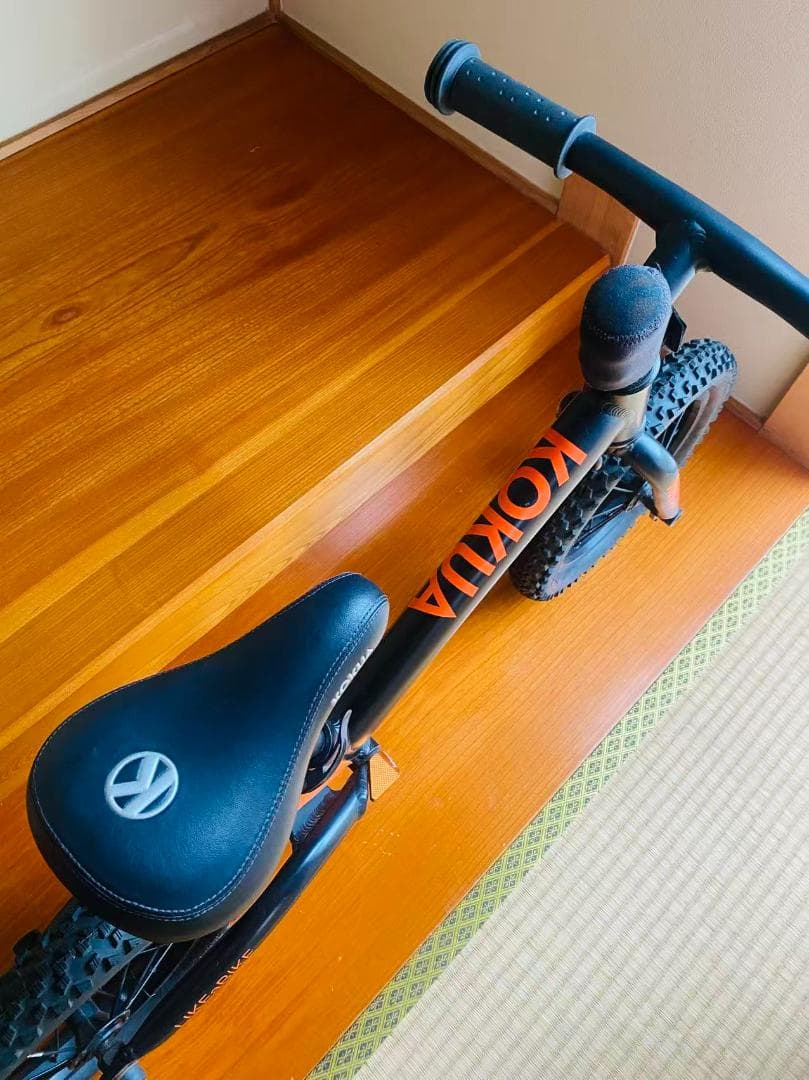 KOKUA バランスバイク ブラック/オレンジ キッズ