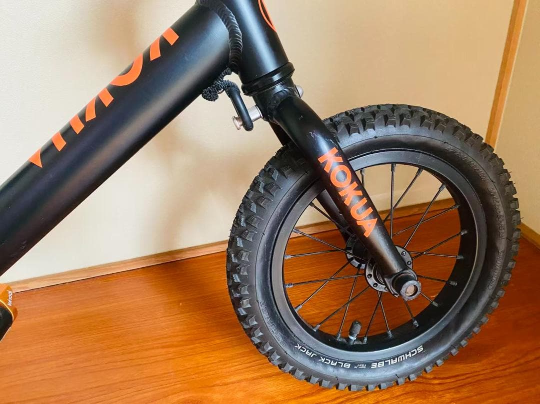 KOKUA バランスバイク ブラック/オレンジ キッズ