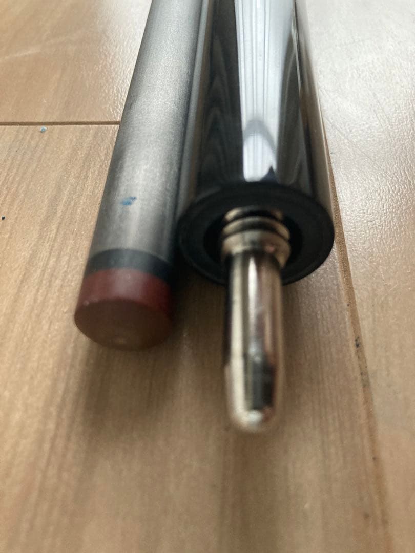 ビリヤードキュー　カーボンシャフト装備　プレイキュー　未使用品　おまけ付き