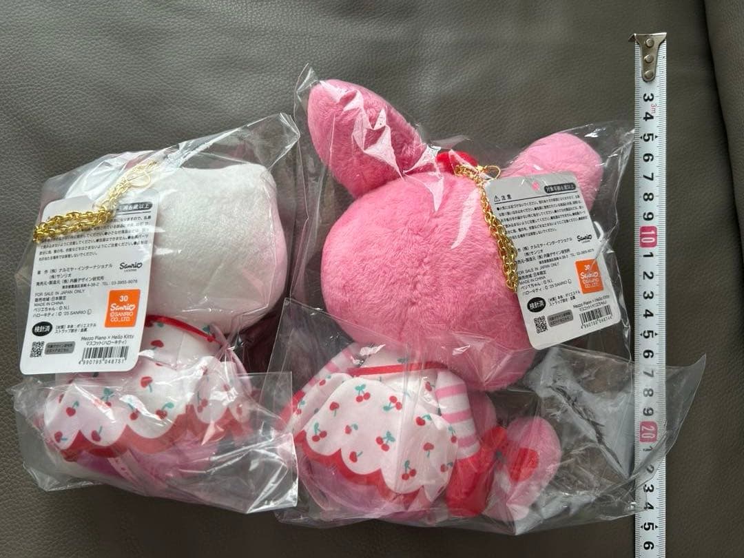 ベリエちゃん　ハローキティ　sweet box マスコット　メゾピアノ
