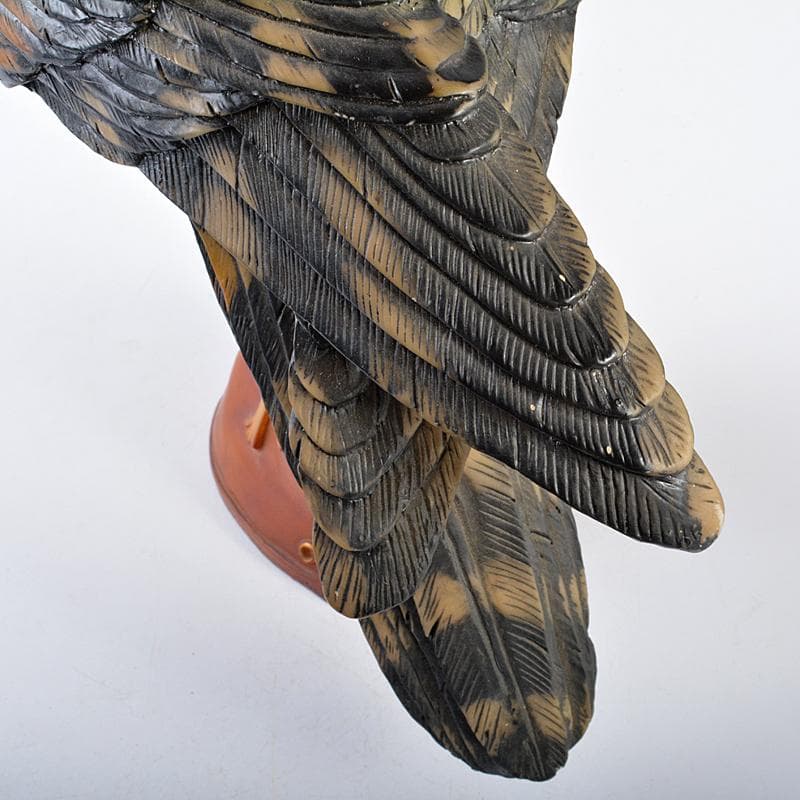 中国　樹脂製　鷹　置物　高さ約31㎝　重さ約4.4㎏　C　R7530B