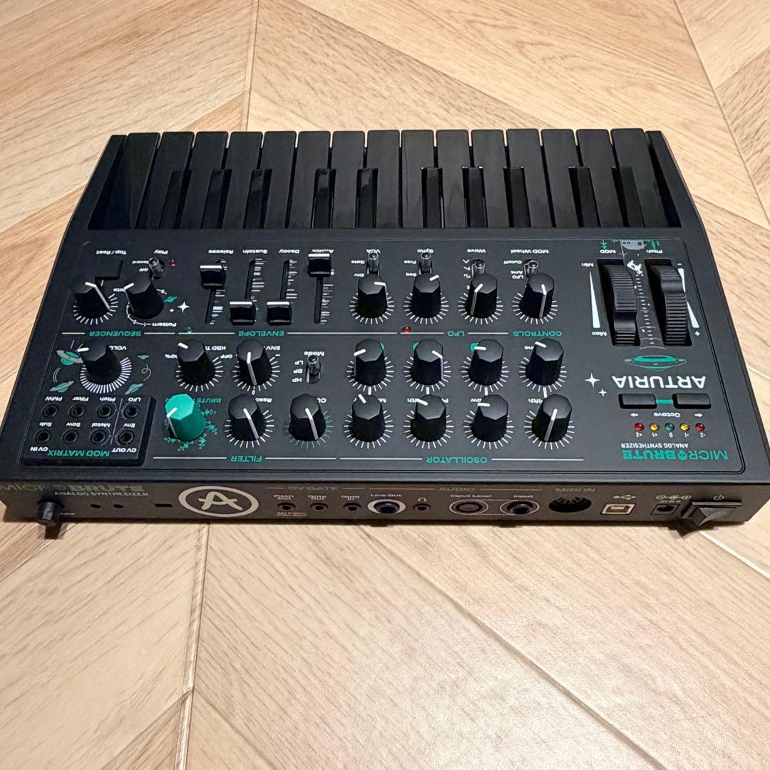 Arturia MicroBrute UFO アナログシンセサイザー 限定モデル
